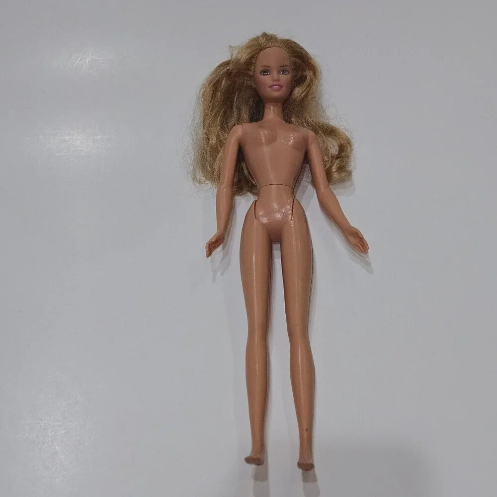 Barbie Doll Wavy Blonde Hair Swivel Waist Blue Eyes Pink Lips Nude Mattel 1995